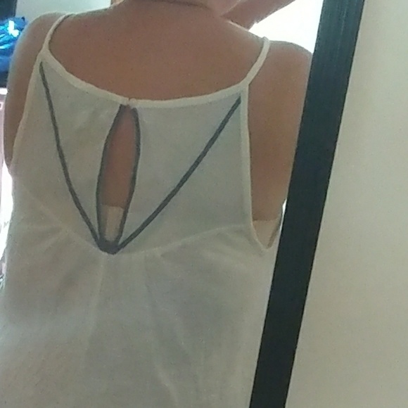 American Eagle geometric flowy tank top - Picture 7 of 9